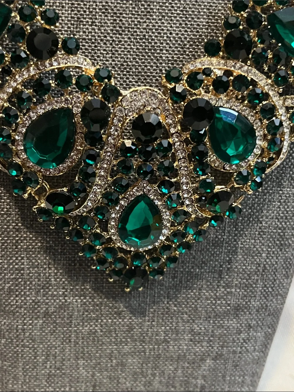 Gorgeous Gold-Tone Emerald Statement Necklace and Earring Set
